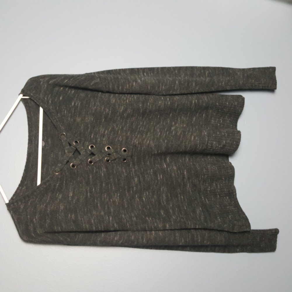 AMERICAN EAGLE OUTFITTERS Ladie's pullover sweater.  Size S